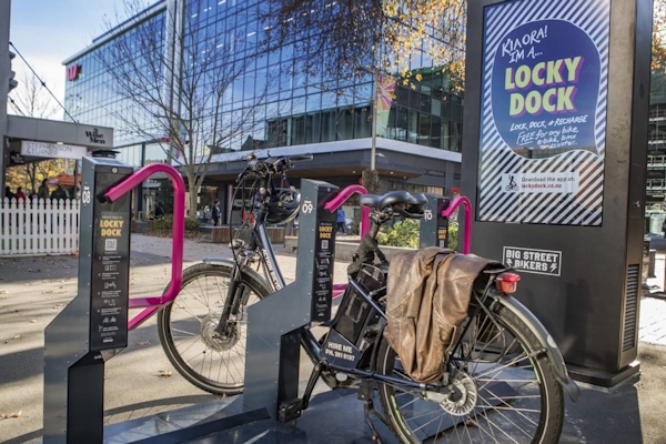 nowoczesny parking dla rowerów